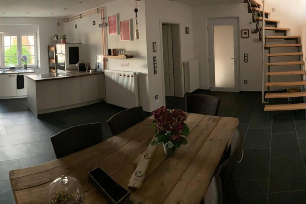 Hier Steckt Liebe Drin ! Appartement Dormagen Buitenkant foto